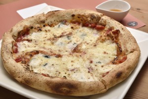 「5種類のチーズピザ」1,080円